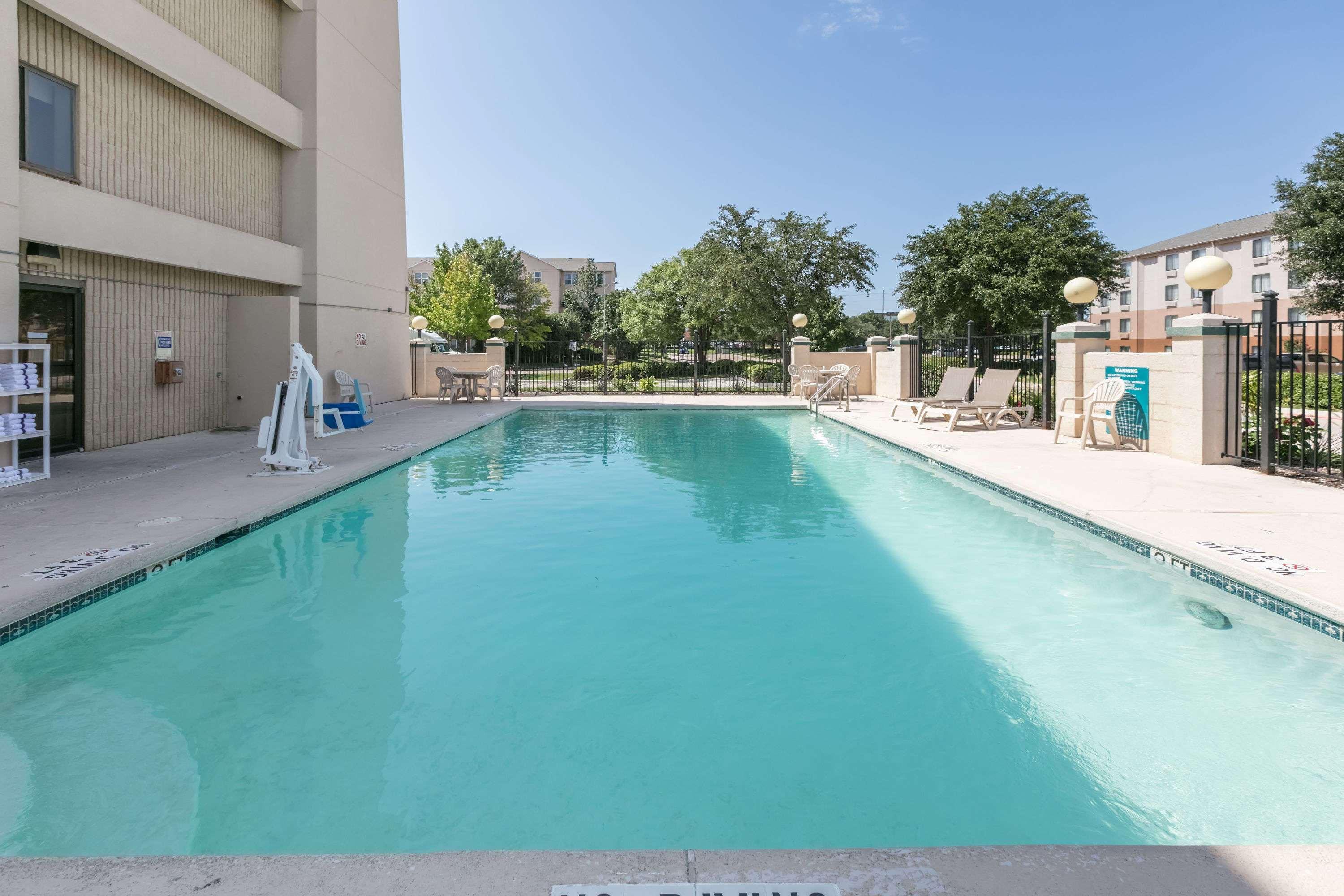 Baymont By Wyndham Arlington At Six Flags Dr Hotel Kültér fotó