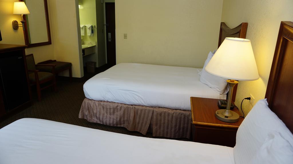 Baymont By Wyndham Arlington At Six Flags Dr Hotel Kültér fotó